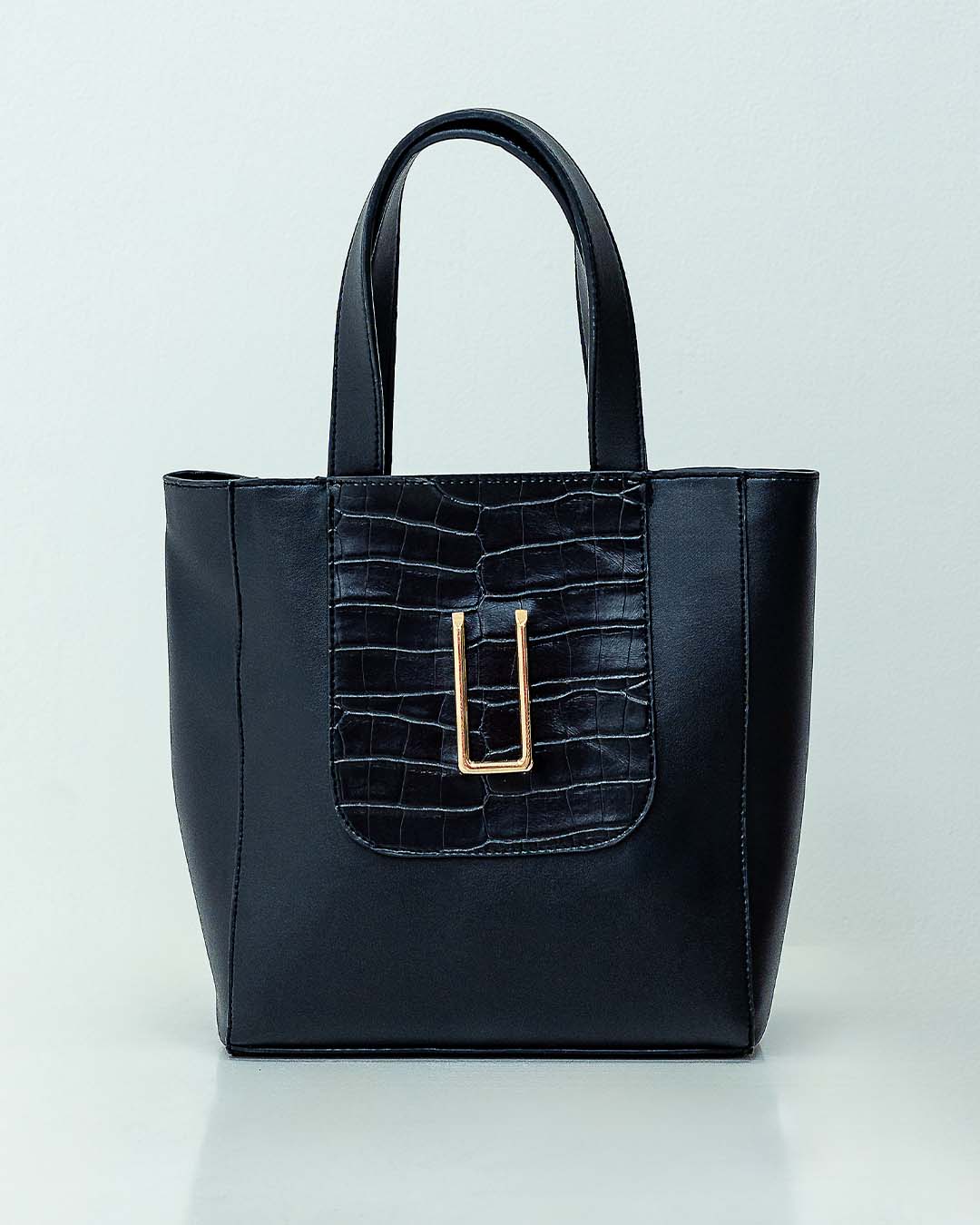 PORTRAIT 20 — BLACK