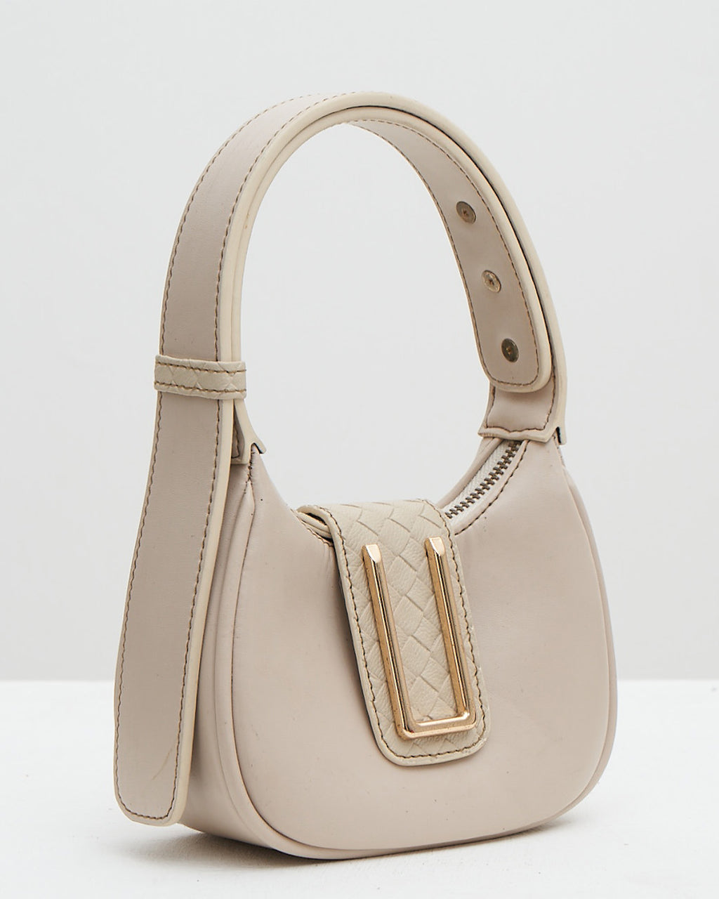 BRADSHAW 16 — IVORY WHITE