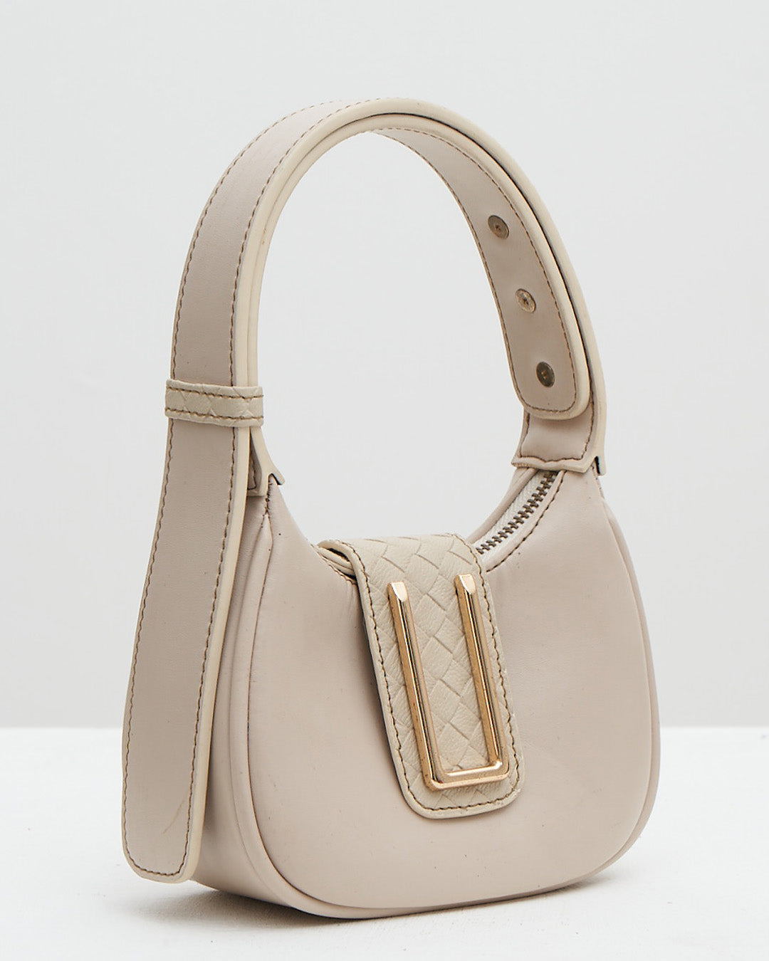 BRADSHAW 16 — IVORY WHITE