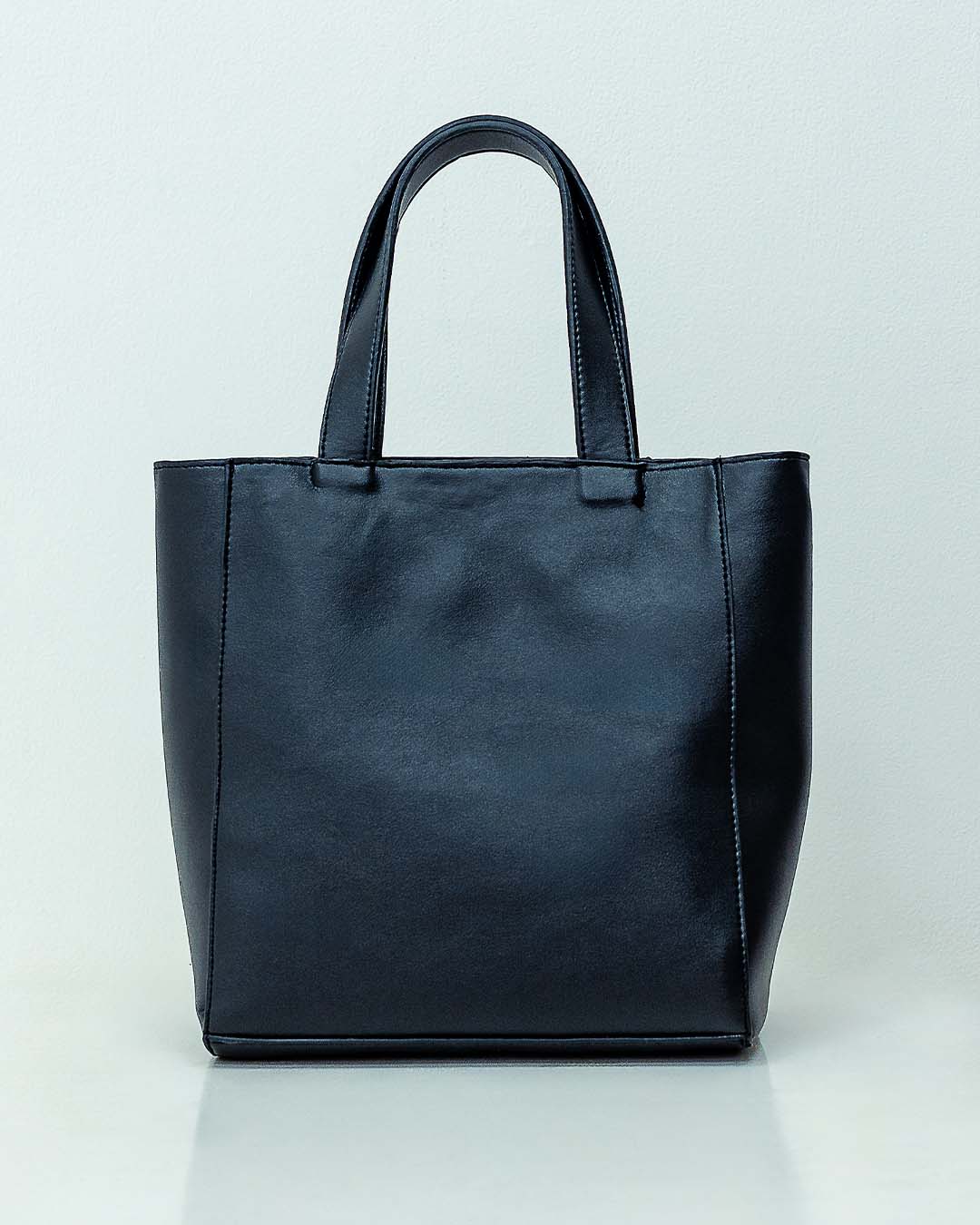 PORTRAIT 20 — BLACK