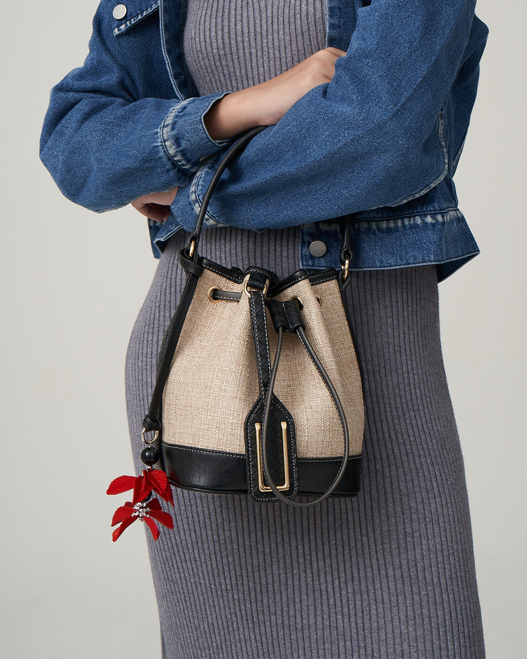 NARHA 22 — WOVEN BLACK