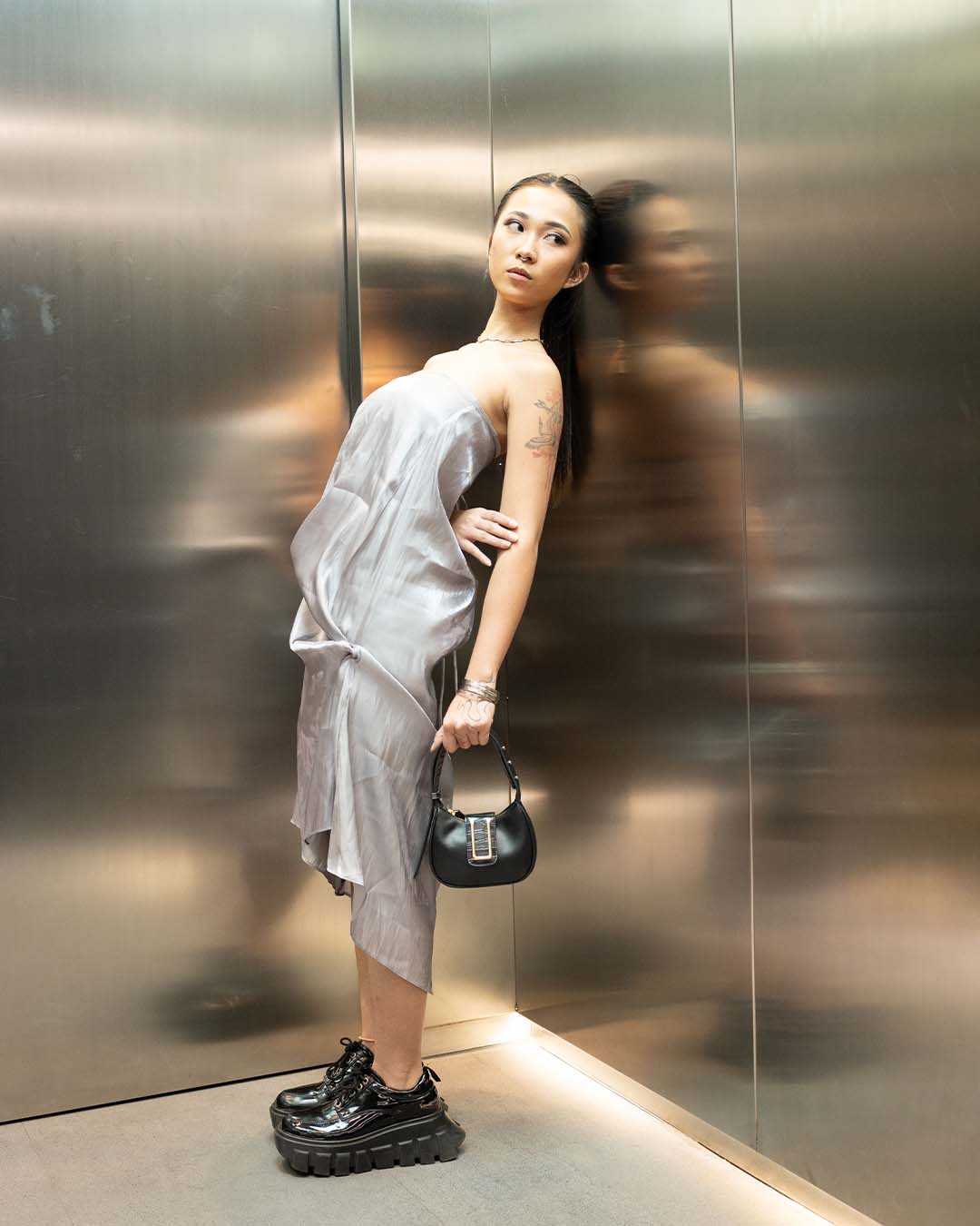 BRADSHAW 16 — BLACK