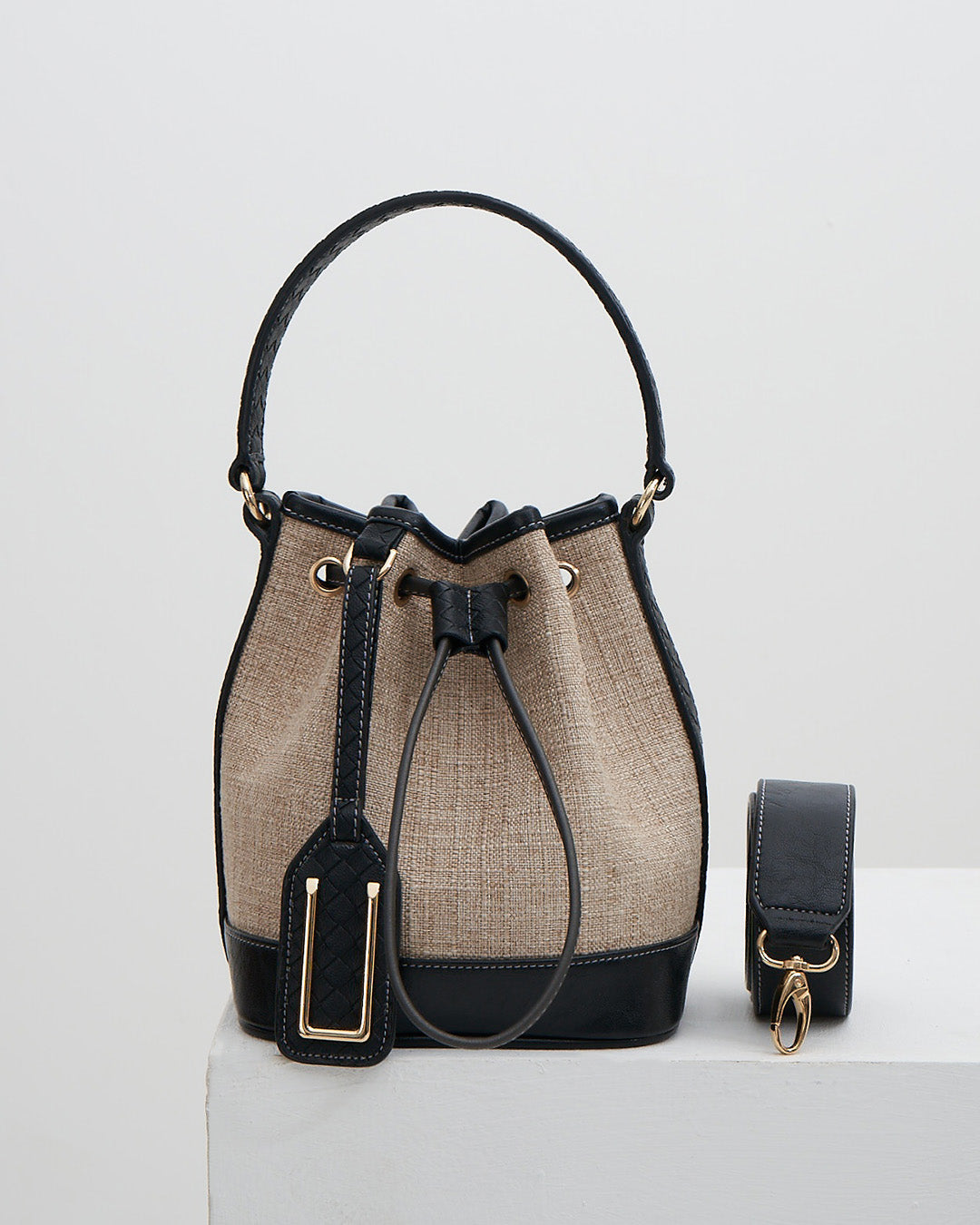 NARHA 22 — WOVEN BLACK