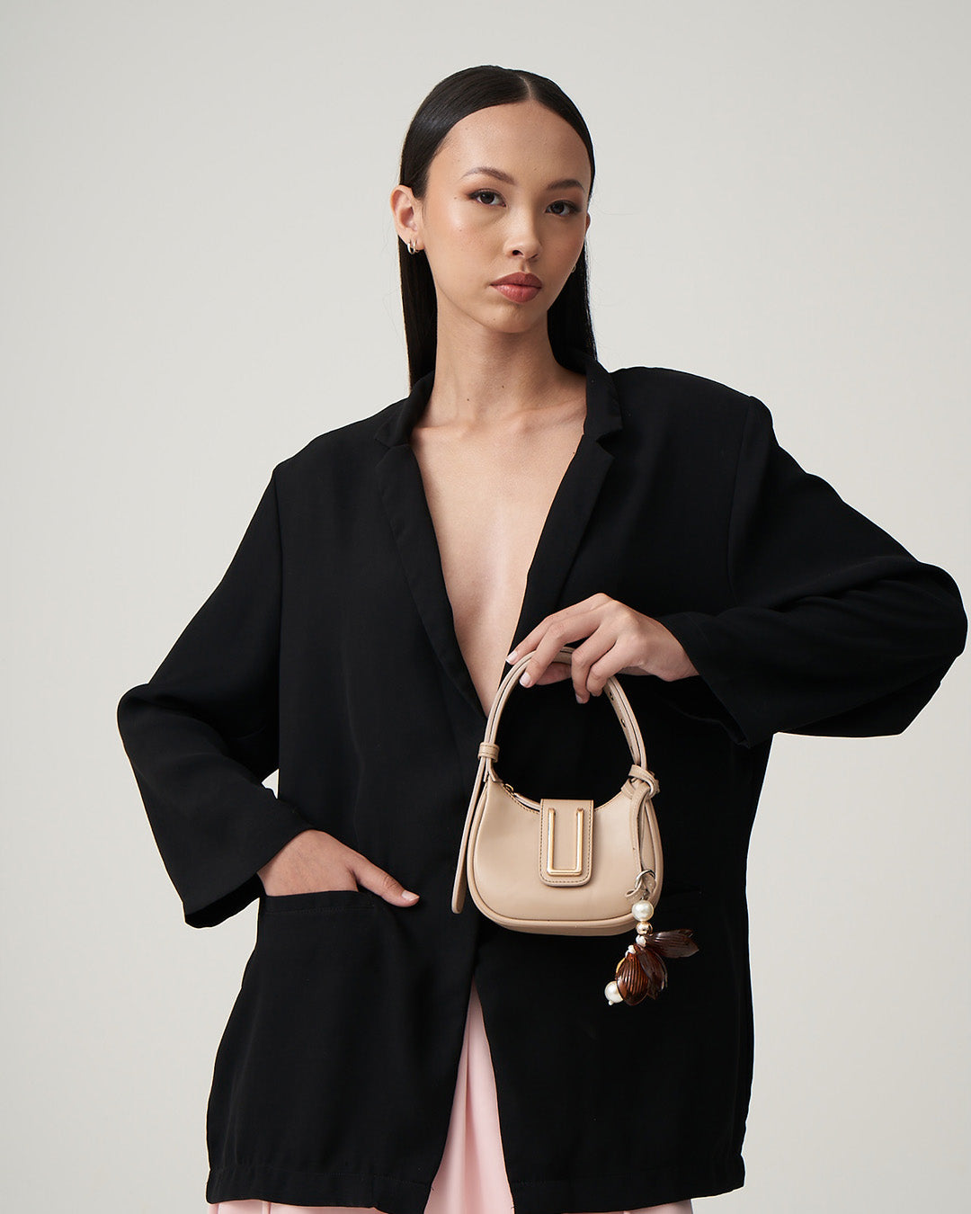 BRADSHAW 16 — NUDE