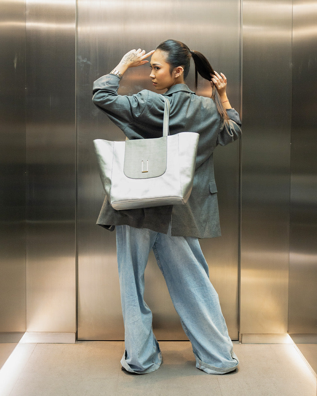 PORTRAIT 32 — SILVER