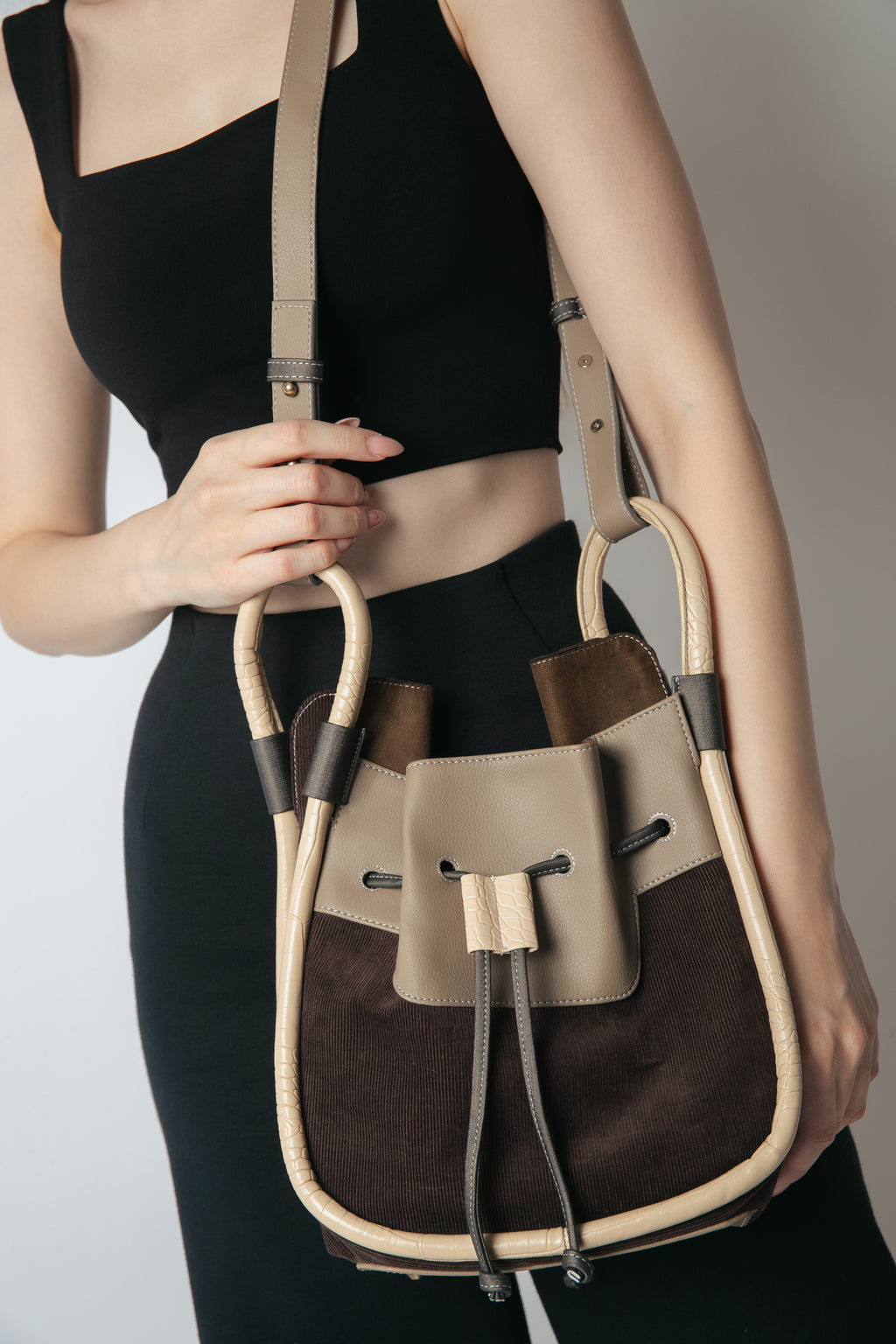 BENTO DRAWSTRING — PEARL GREY