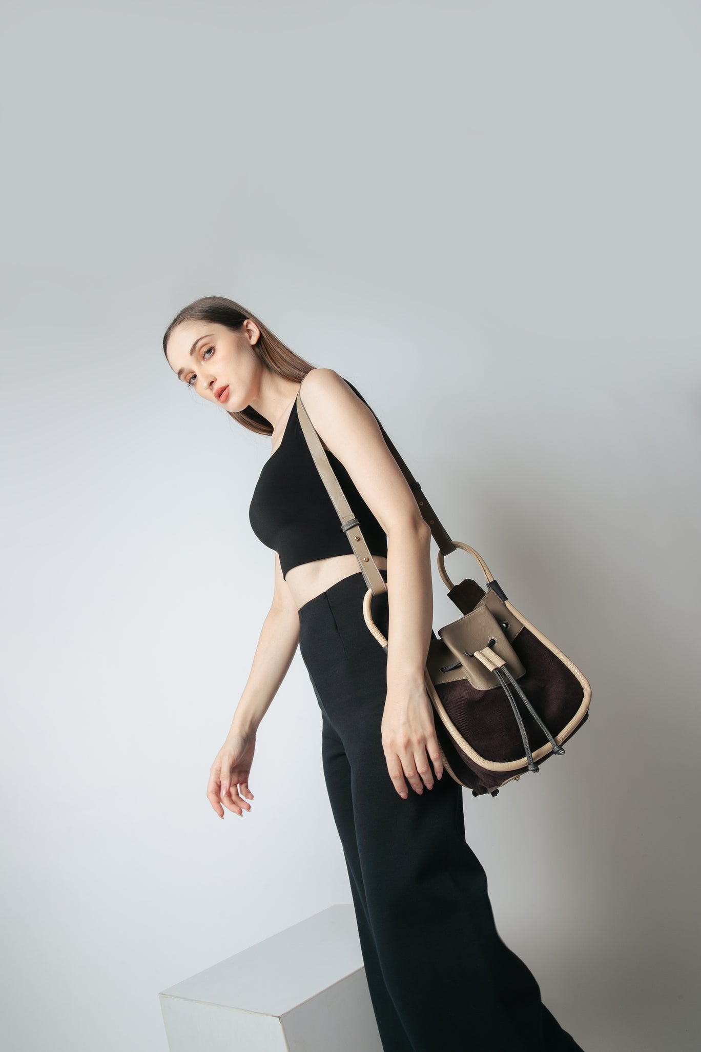 BENTO DRAWSTRING — PEARL GREY