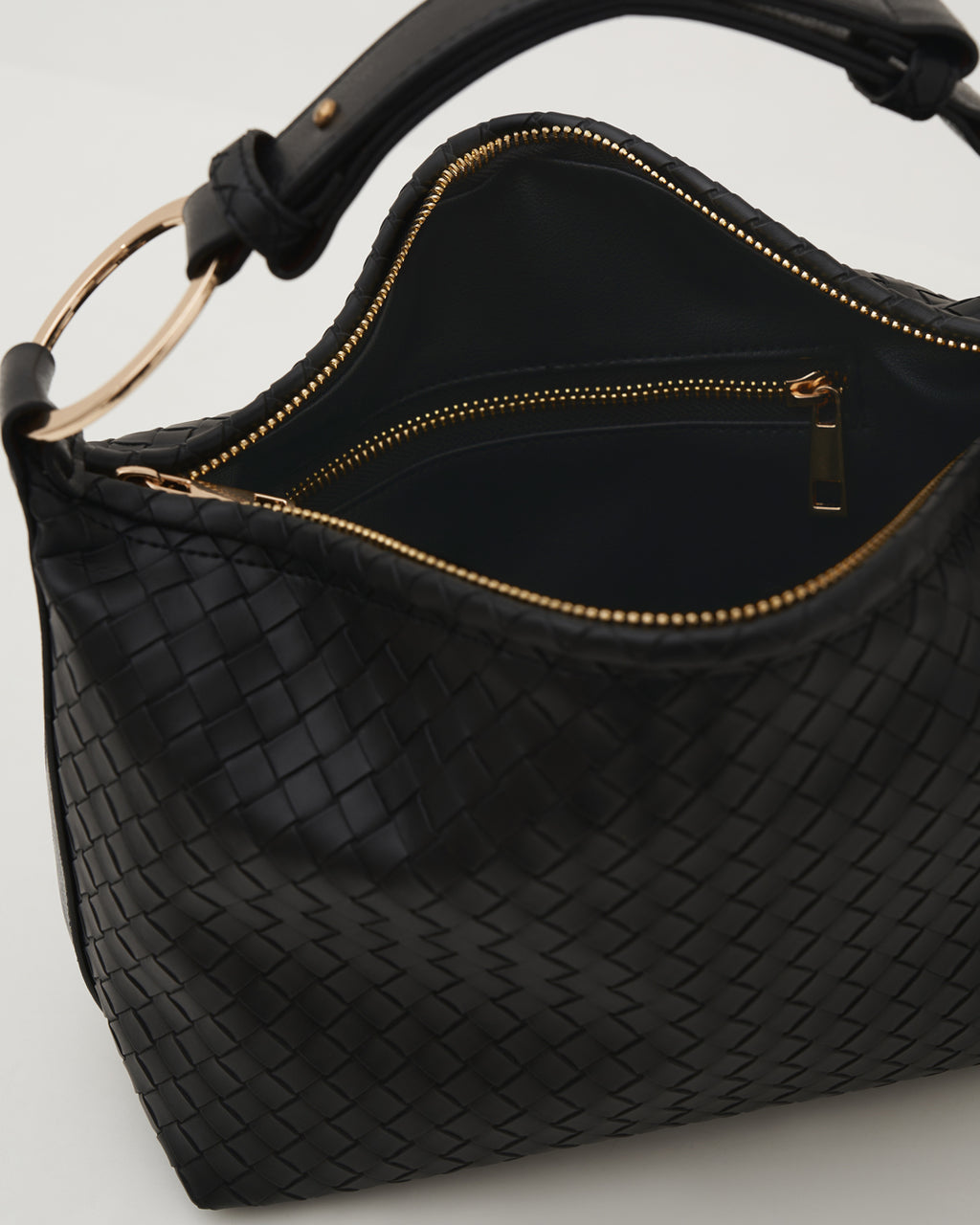 LOOP 20 — WOVEN BLACK