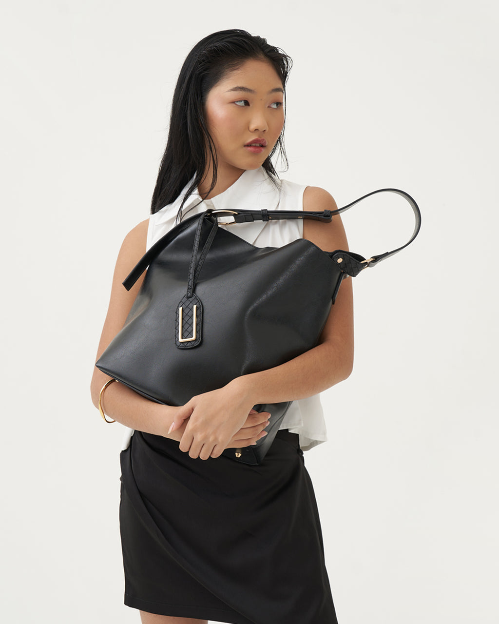 LOOP 28 — WOVEN BLACK