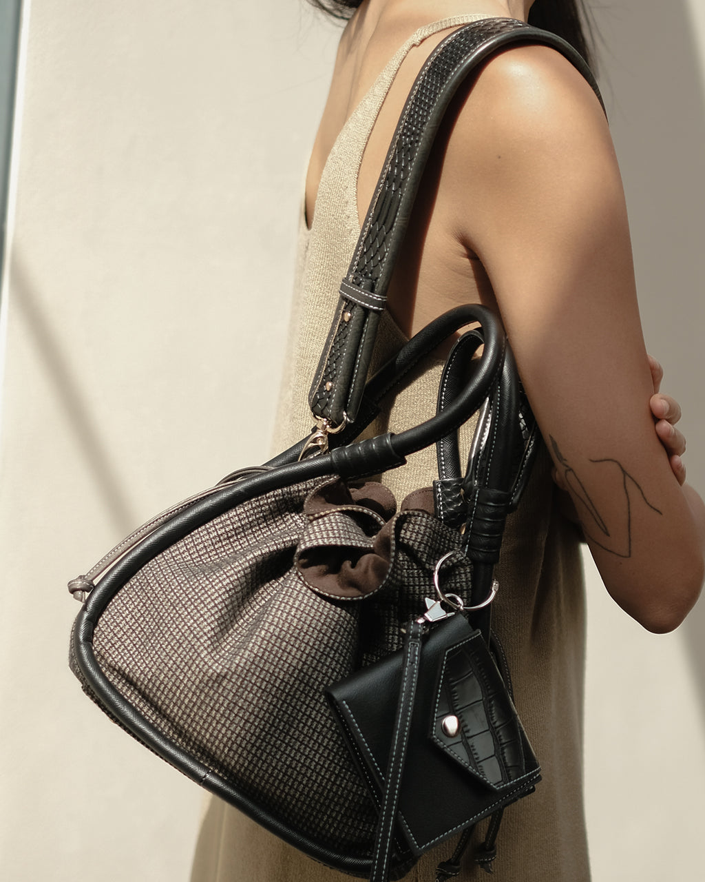 LANYARD WALLET — BLACK