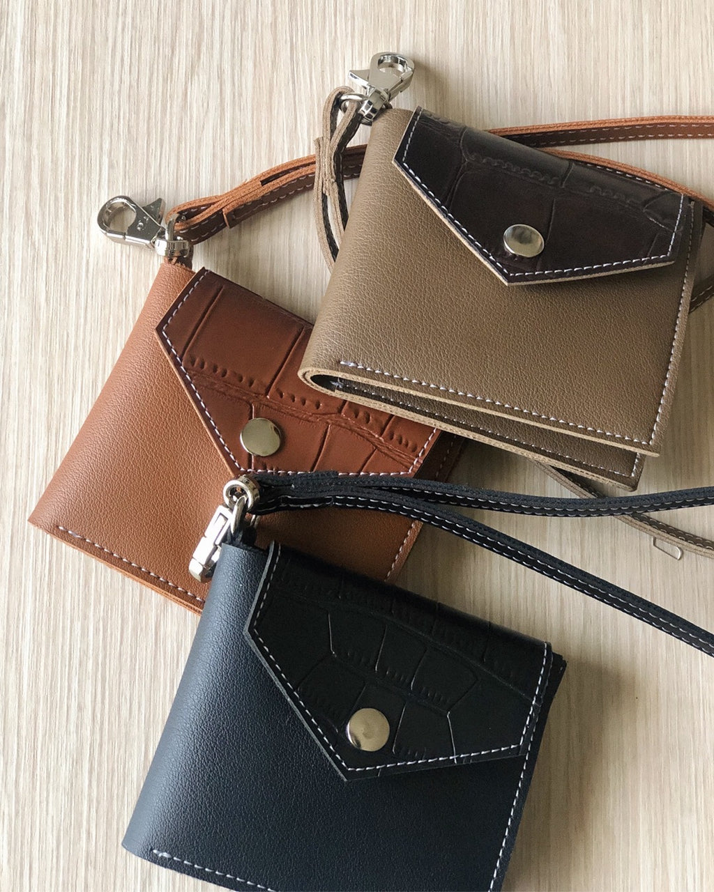 LANYARD WALLET — TAUPE