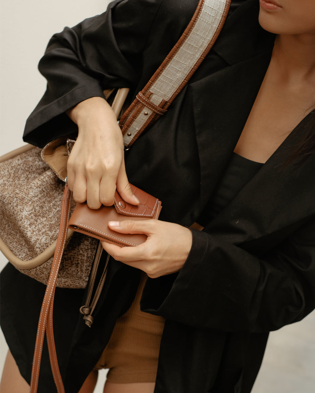 LANYARD WALLET — TAN