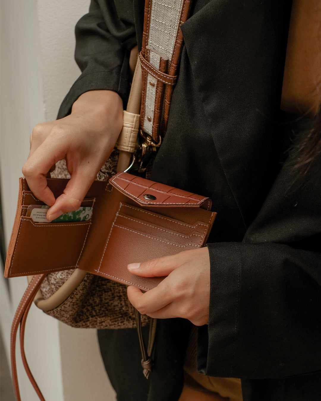 LANYARD WALLET — TAN