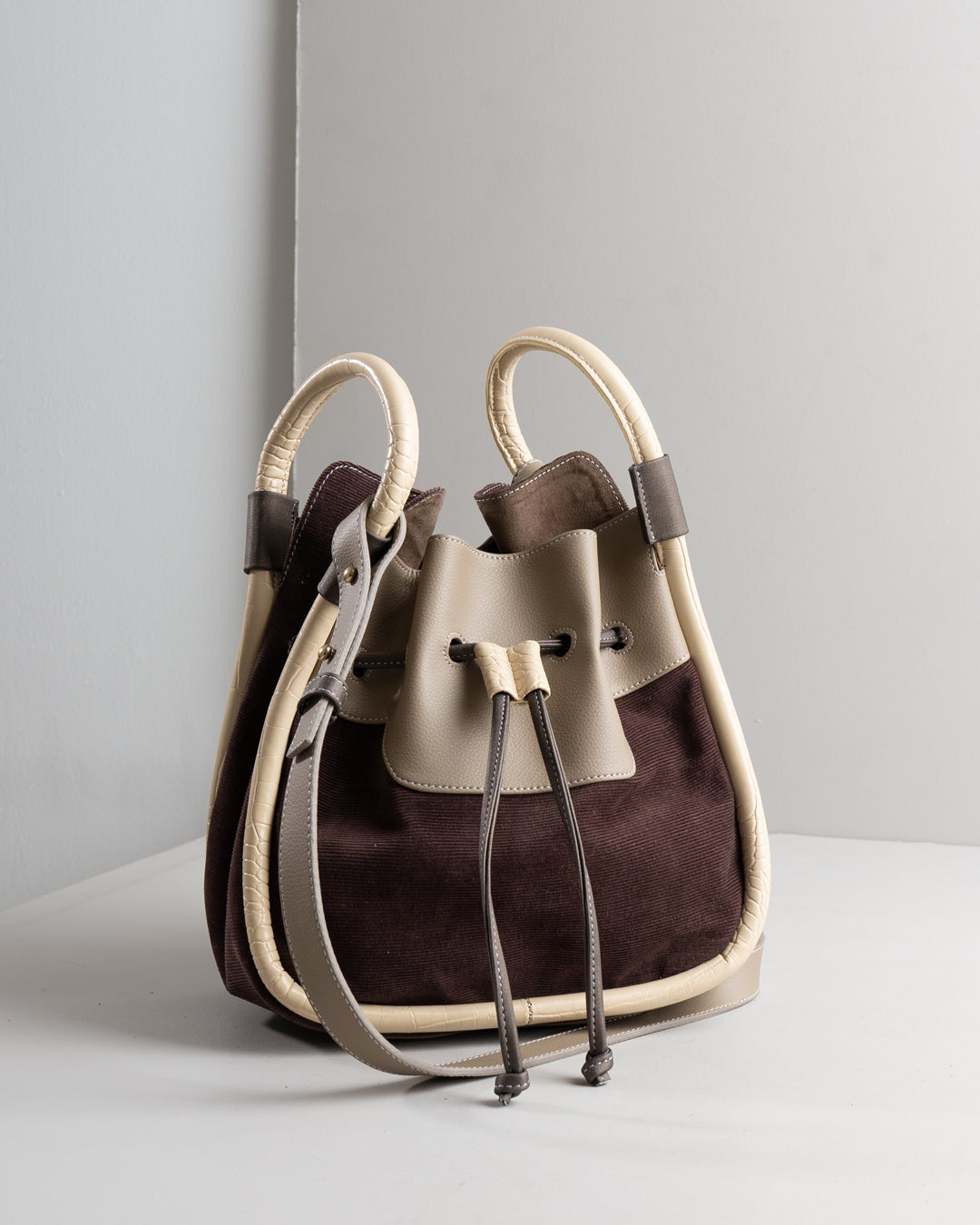 BENTO DRAWSTRING — PEARL GREY