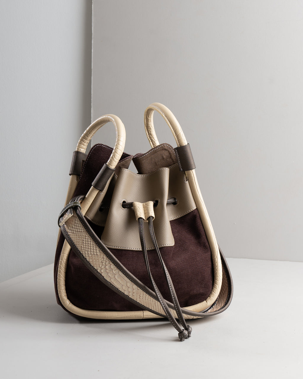 BENTO DRAWSTRING — PEARL GREY