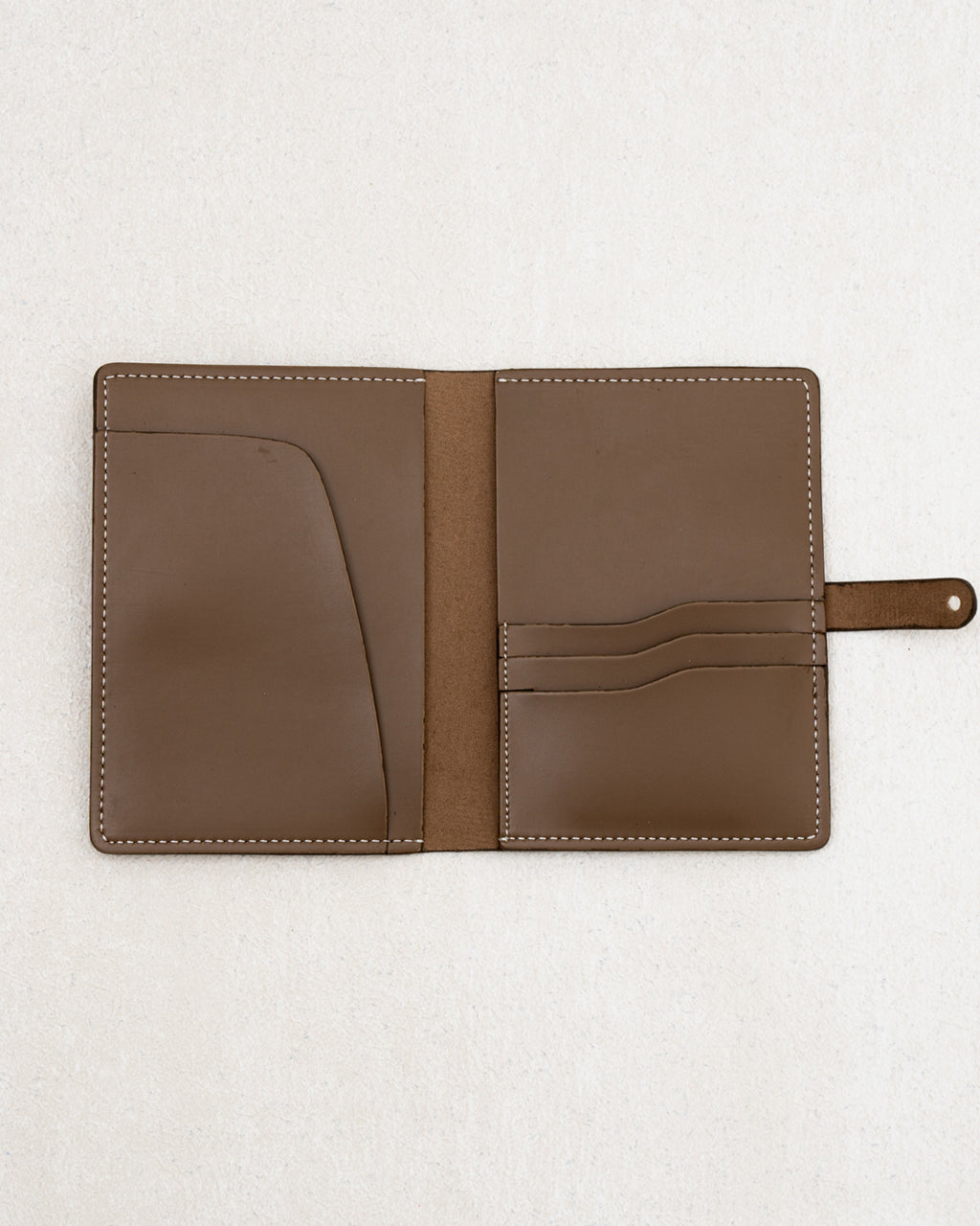 PASSPORT WALLET — TAUPE