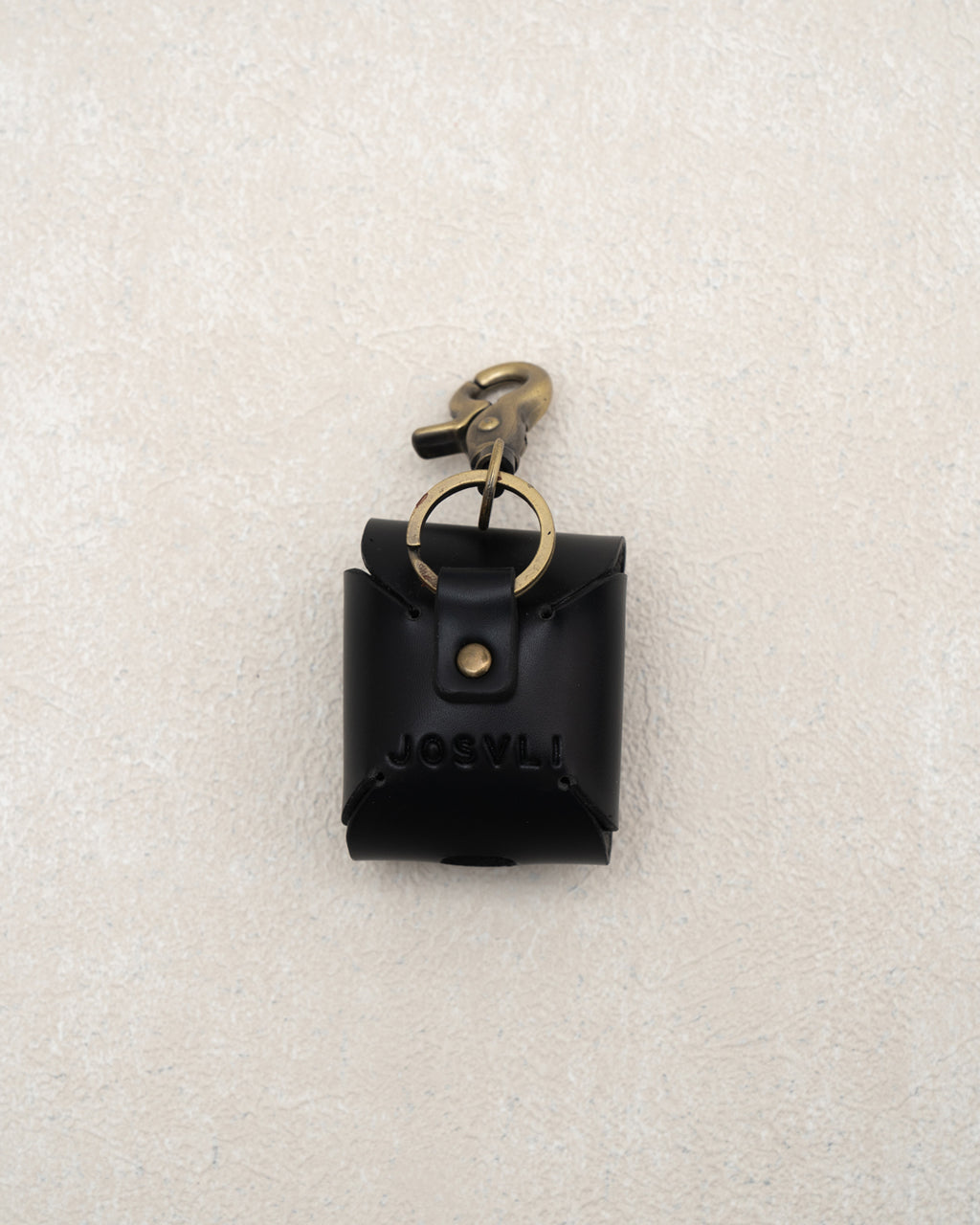 AIRPODS CASE — BLACK