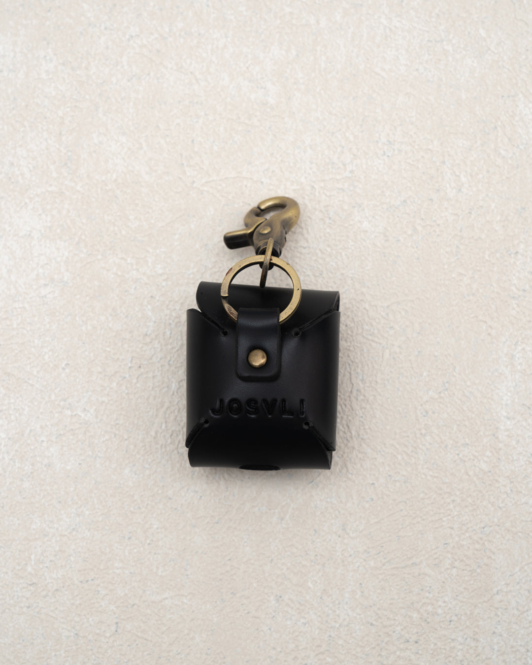 AIRPODS CASE — BLACK