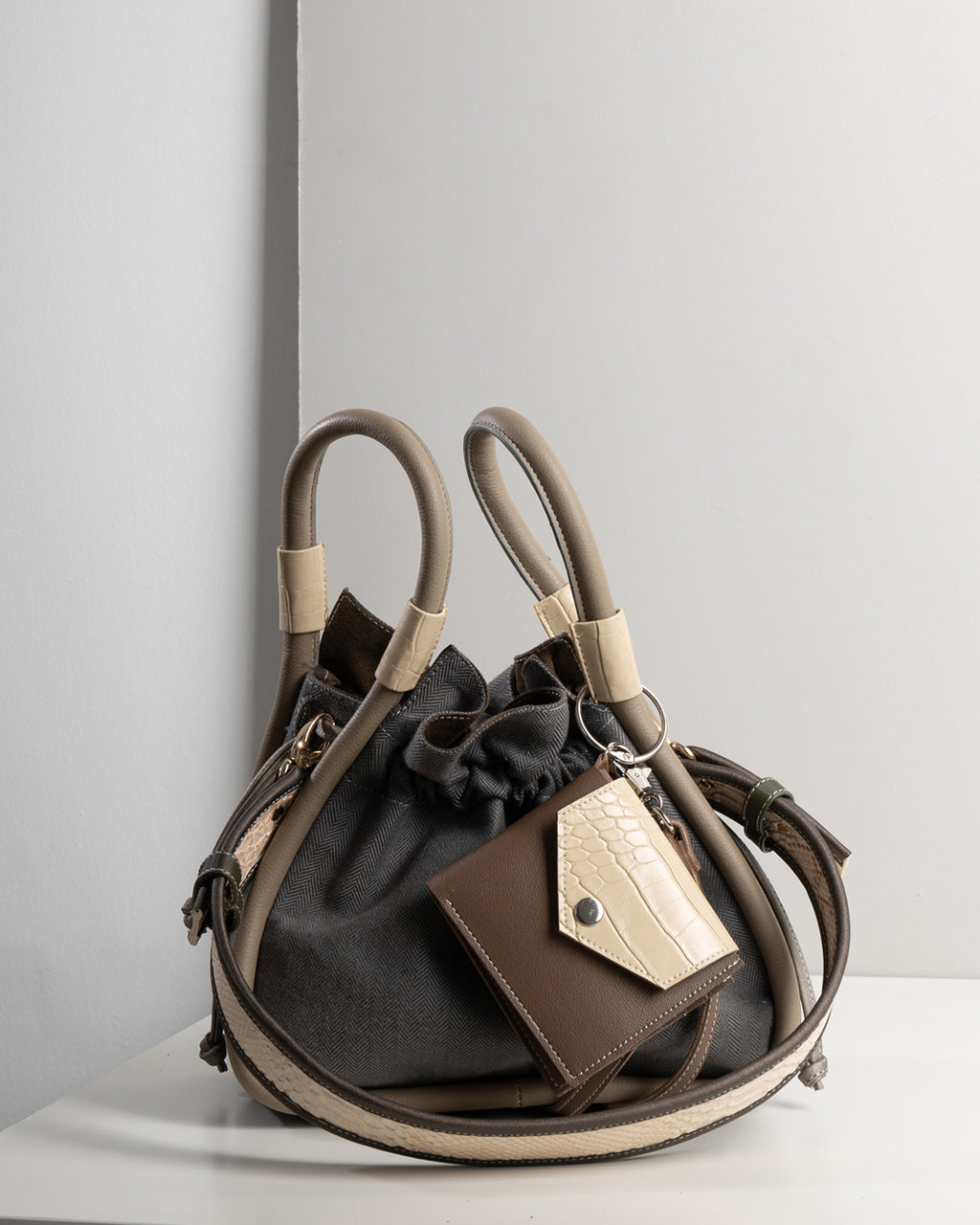 BENTO — WINTER GREY