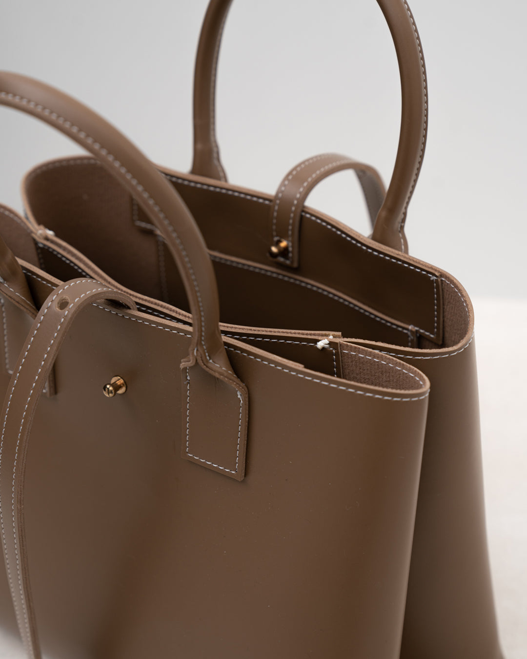 JARDIN TOTE 26 — TAUPE