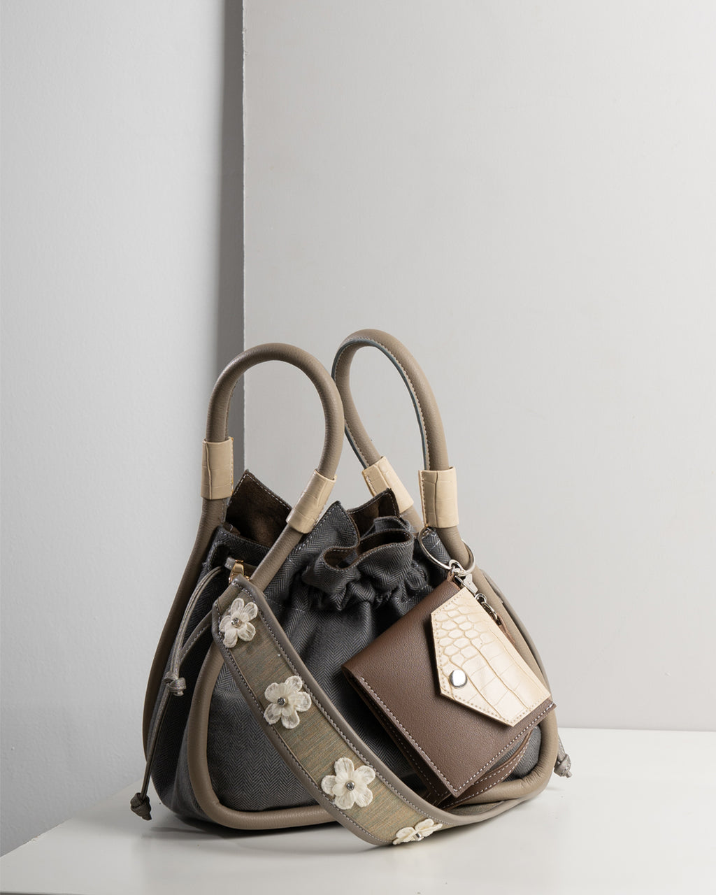 BENTO — WINTER GREY