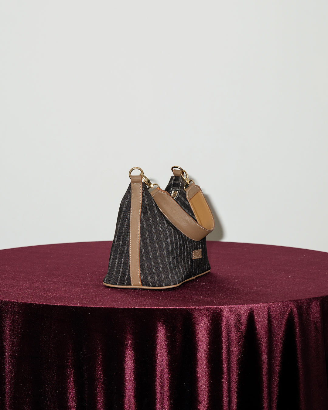 PILLOW  — TAUPE BROWN