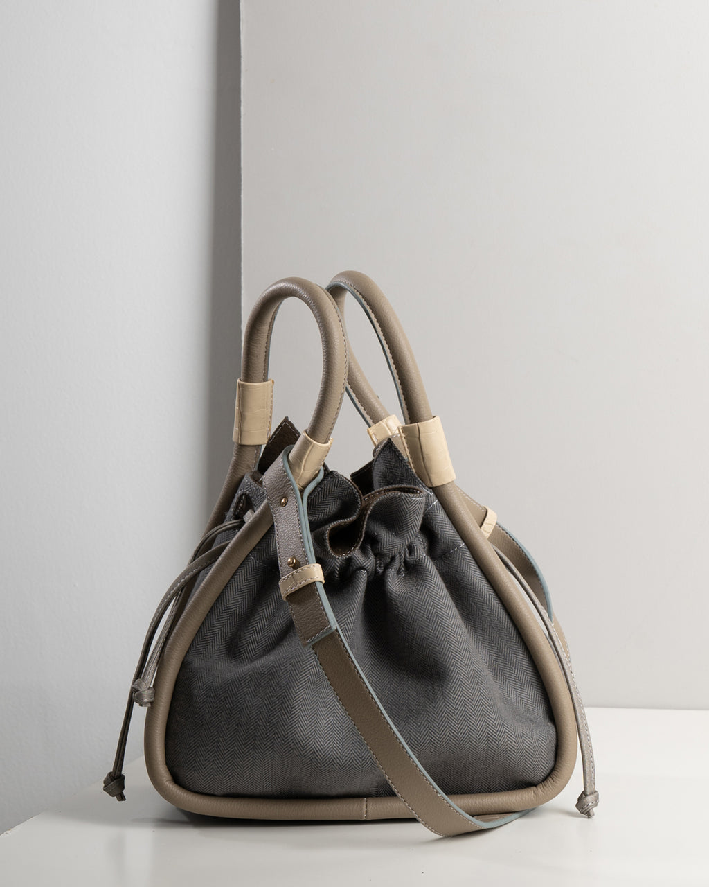 BENTO — WINTER GREY