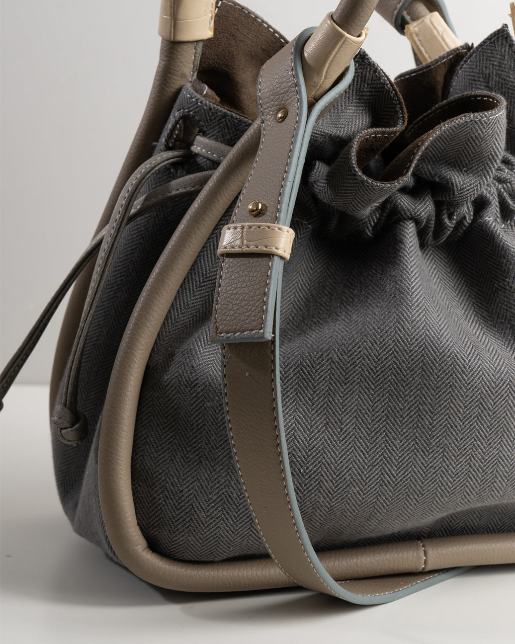 BENTO — WINTER GREY