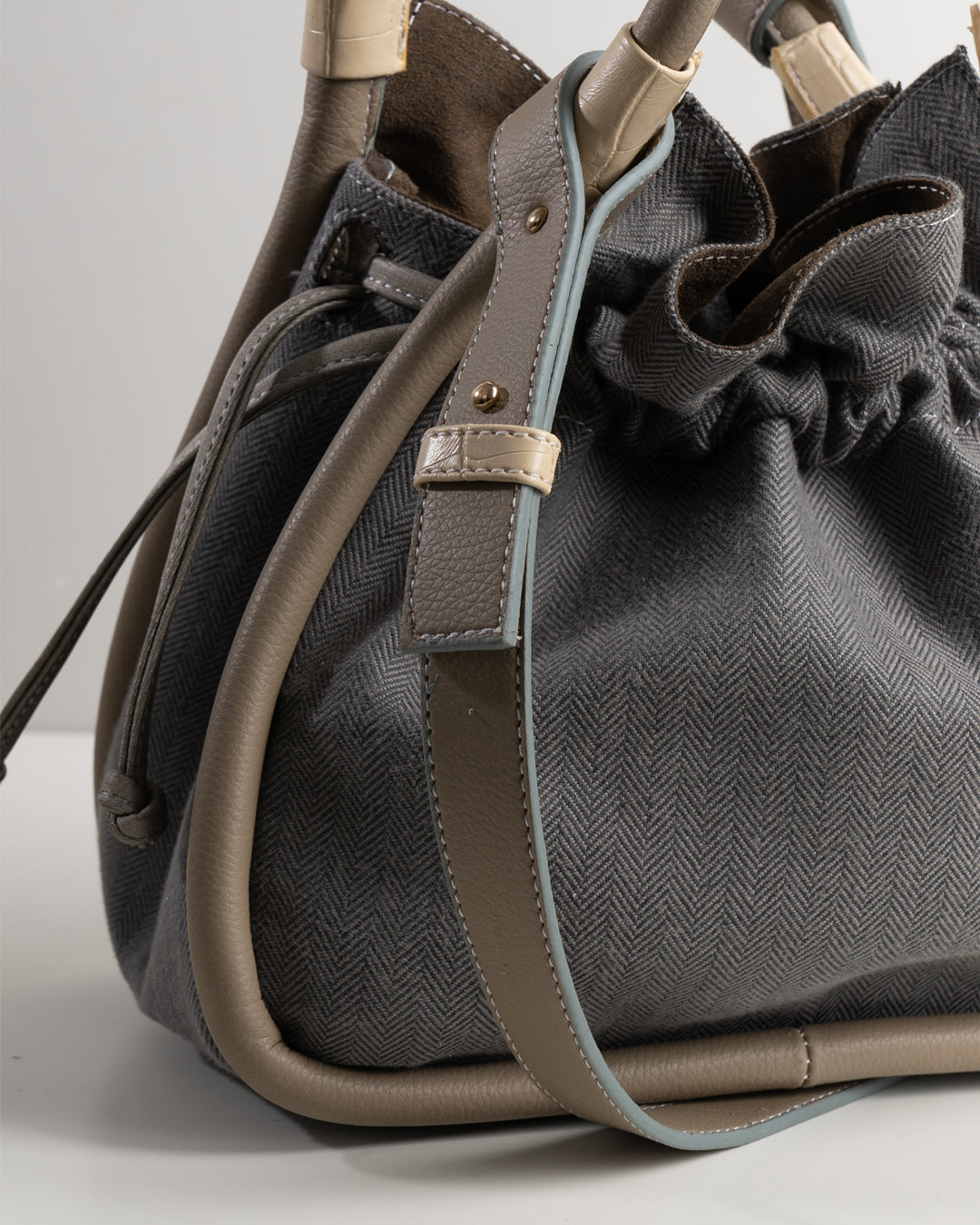 BENTO — WINTER GREY