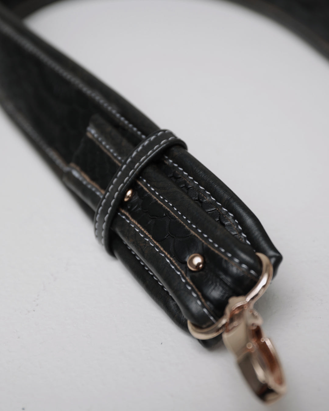 SHOULDER STRAP — PYTHON BLACK