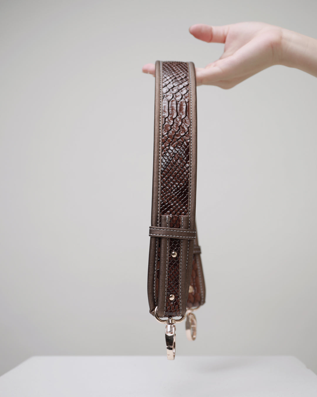 SHOULDER STRAP — PYTHON CACAO