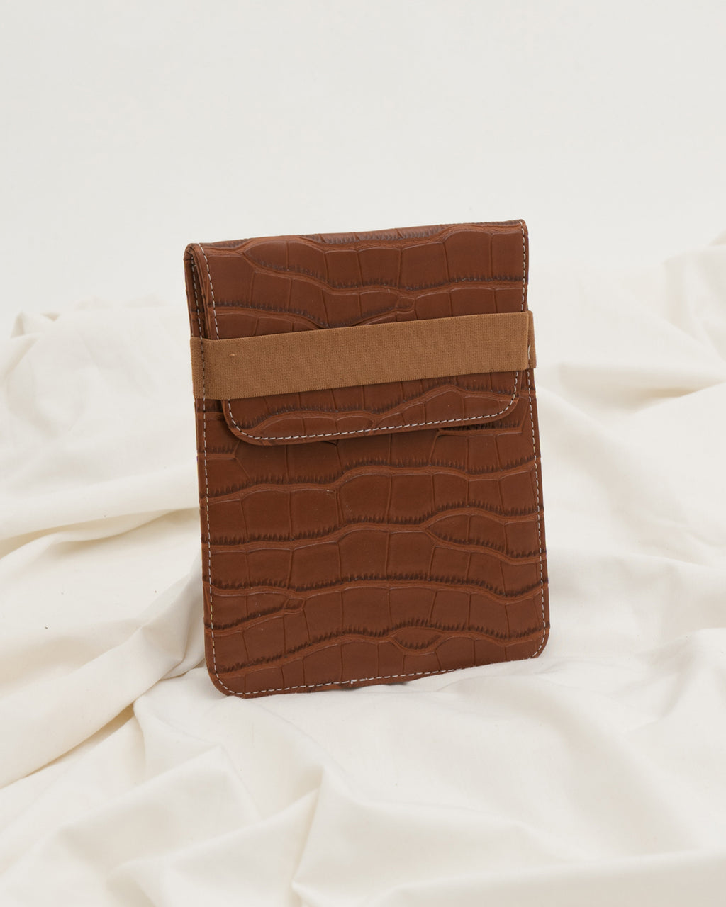 KINDLE SLEEVE — TAN
