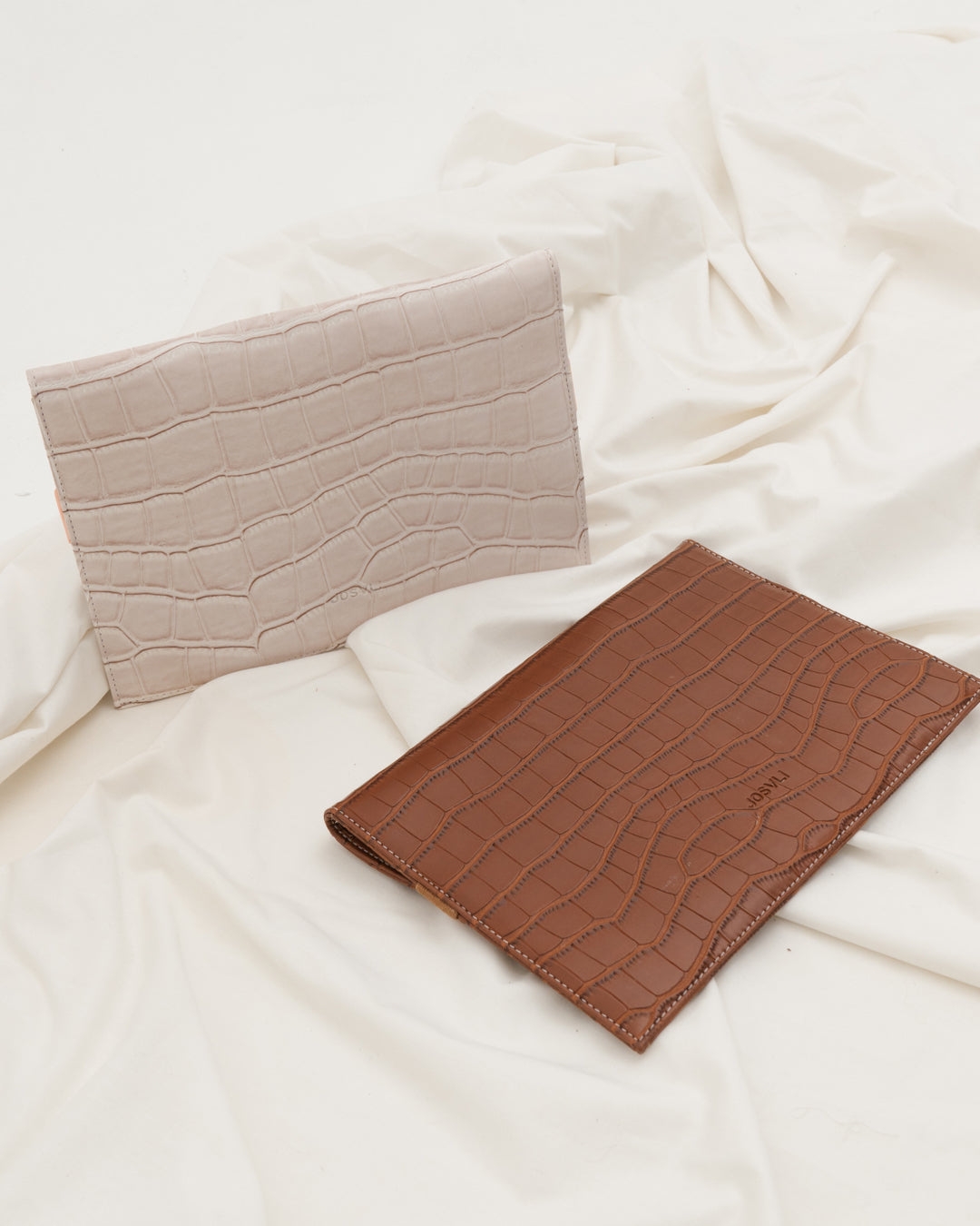 TABLET SLEEVE — TAN