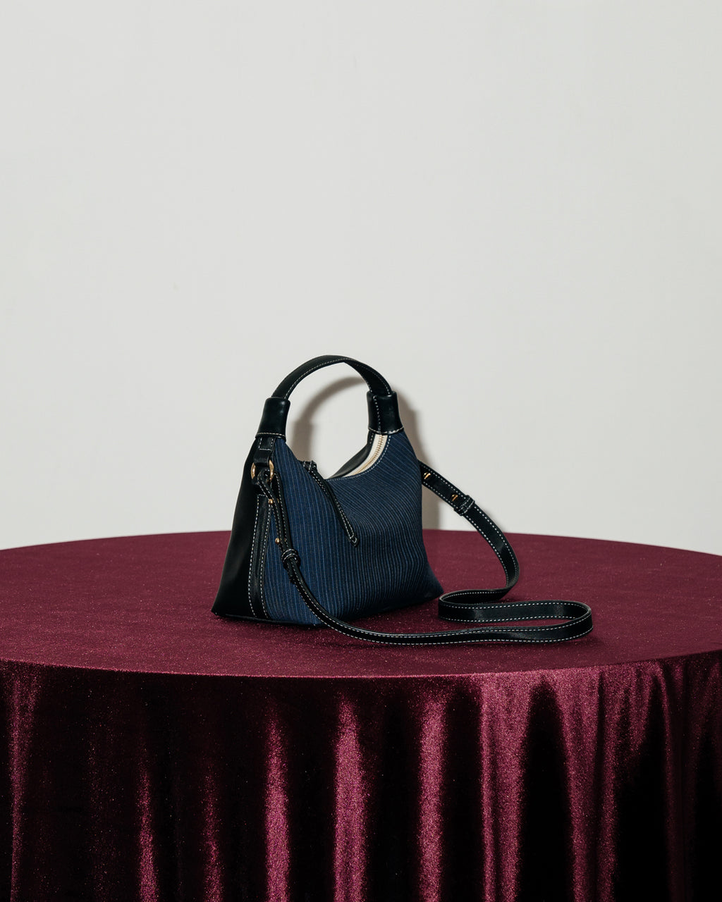 PILLOW MINI —  BLACK NIGHT