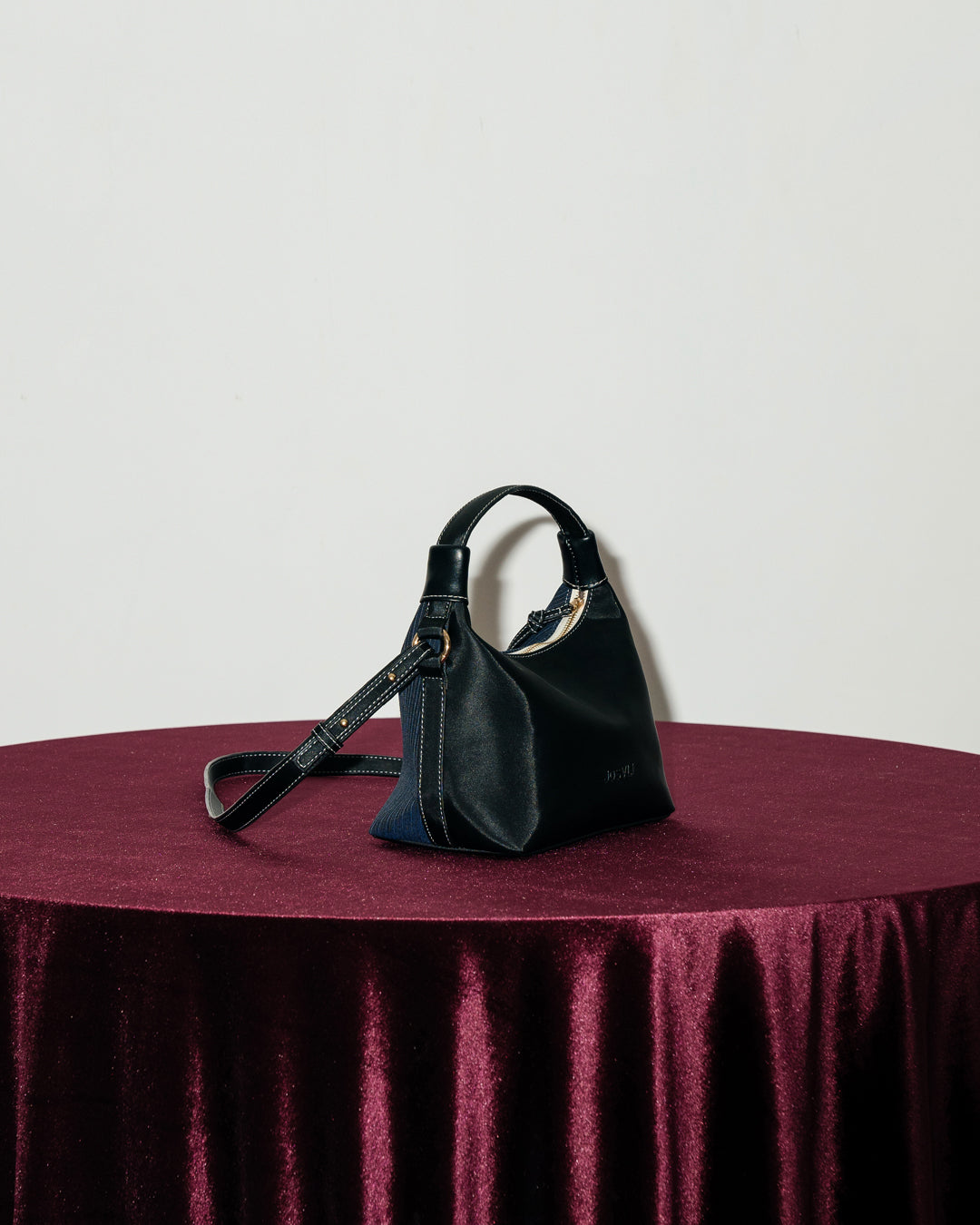 PILLOW MINI —  BLACK NIGHT