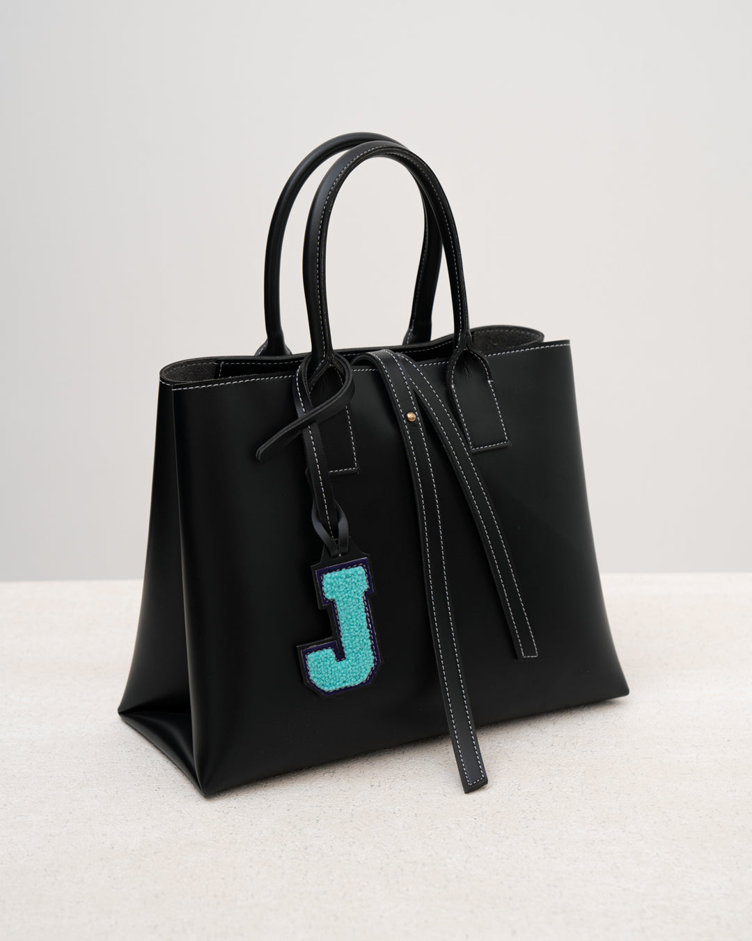 JARDIN TOTE 26 — BLACK